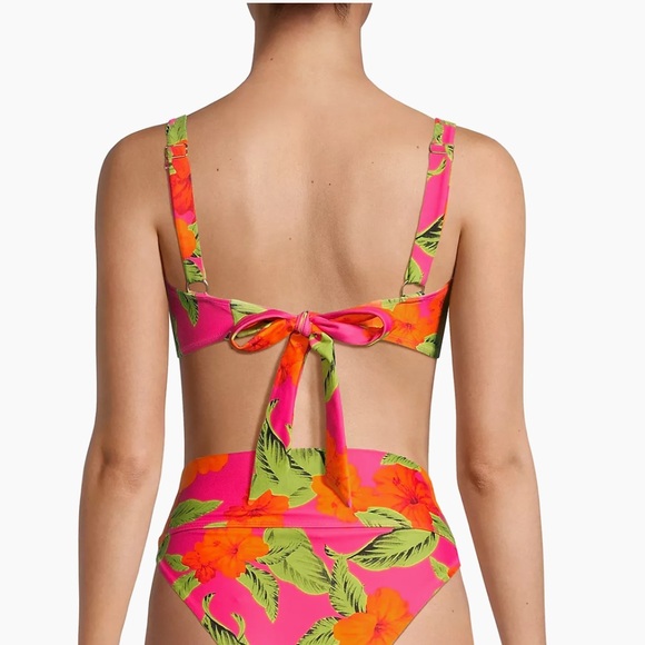 NWT Beach Riot
Paulina Bikini Top - Picture 5 of 8